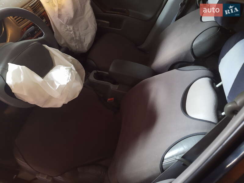 Седан Mitsubishi Galant 1999 в Києві