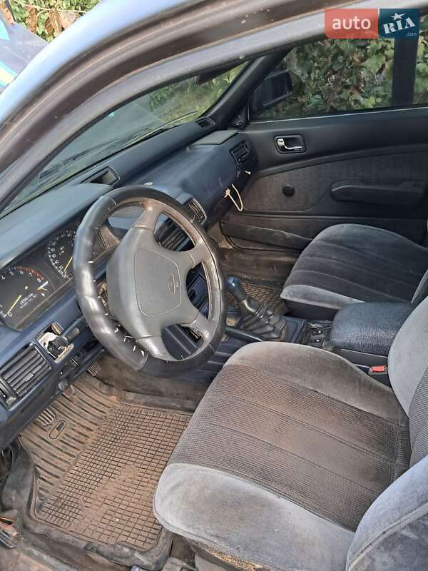 Седан Mitsubishi Galant 1988 в Полтаве