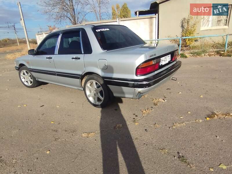 Седан Mitsubishi Galant 1988 в Одессе