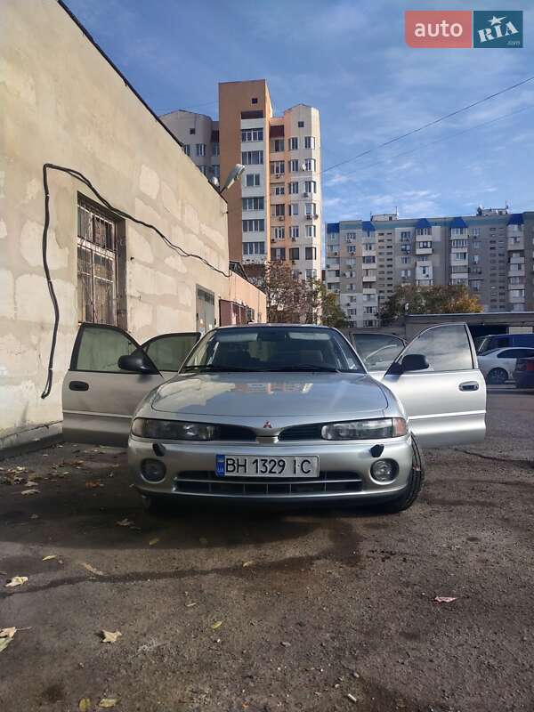 Седан Mitsubishi Galant 1993 в Одессе