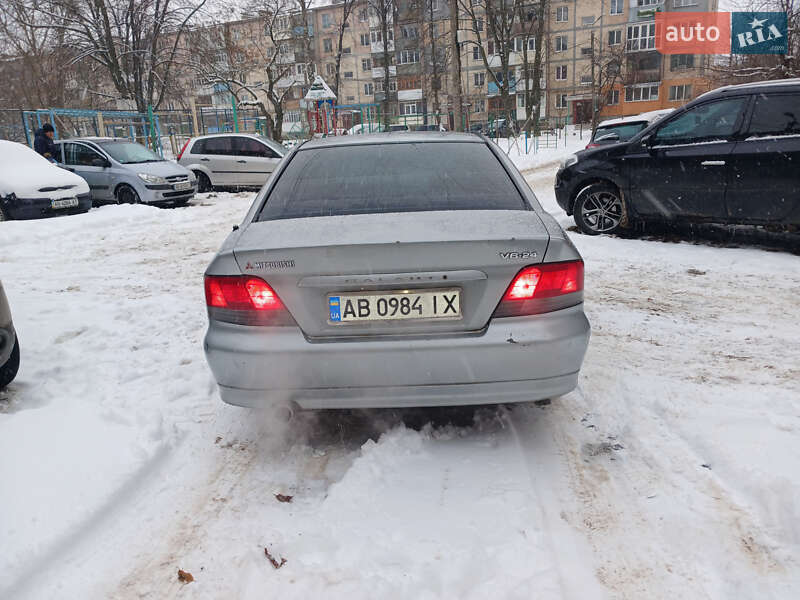 Седан Mitsubishi Galant 1997 в Виннице