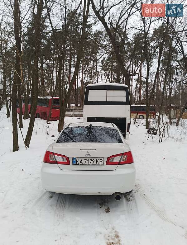Седан Mitsubishi Galant 2011 в Киеве