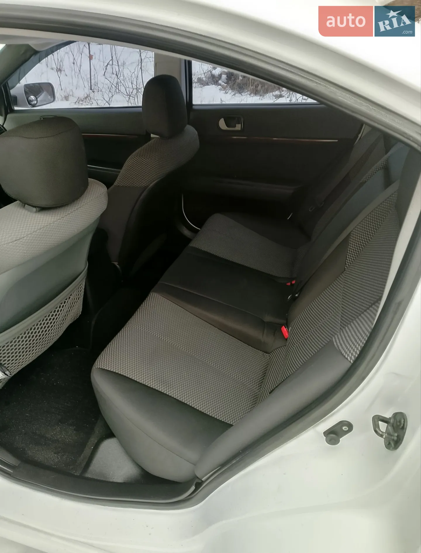 2011 Mitsubishi Galant - мініатюра 8