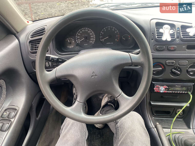 Ліфтбек Mitsubishi Galant 1993 в Вінниці