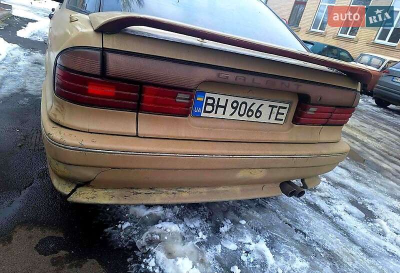 Лифтбек Mitsubishi Galant 1989 в Раздельной