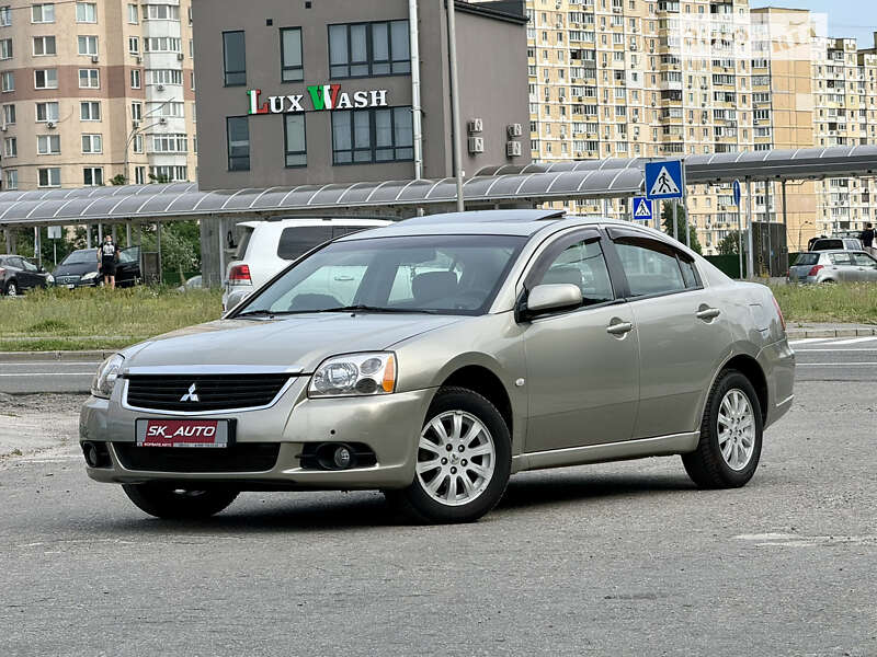 Седан Mitsubishi Galant 2009 в Киеве