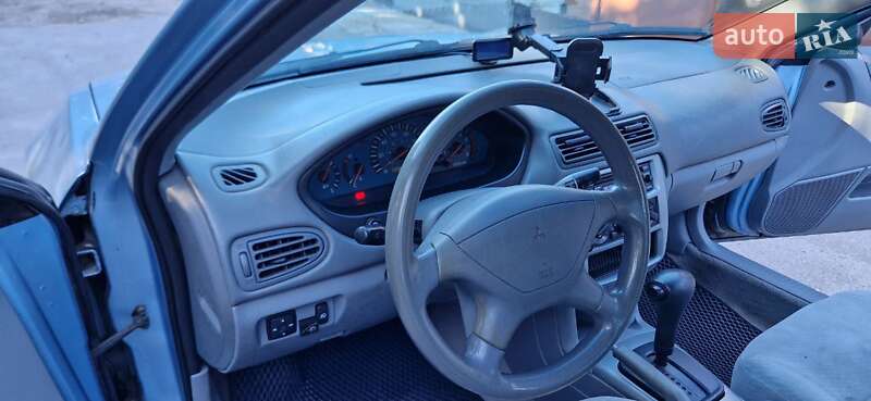 Седан Mitsubishi Galant 2003 в Полтаве