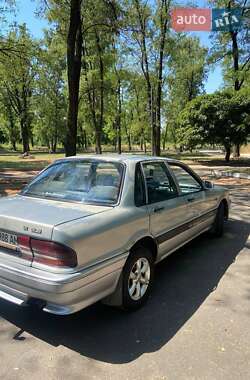 Седан Mitsubishi Galant 1992 в Киеве