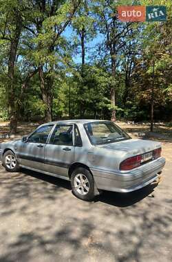 Седан Mitsubishi Galant 1992 в Киеве