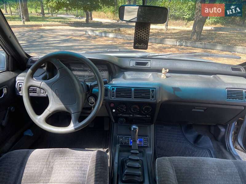 Седан Mitsubishi Galant 1992 в Першотравенську