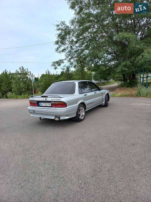 Седан Mitsubishi Galant 1990 в Черноморске