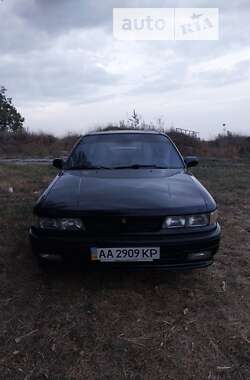 Седан Mitsubishi Galant 1989 в Березане