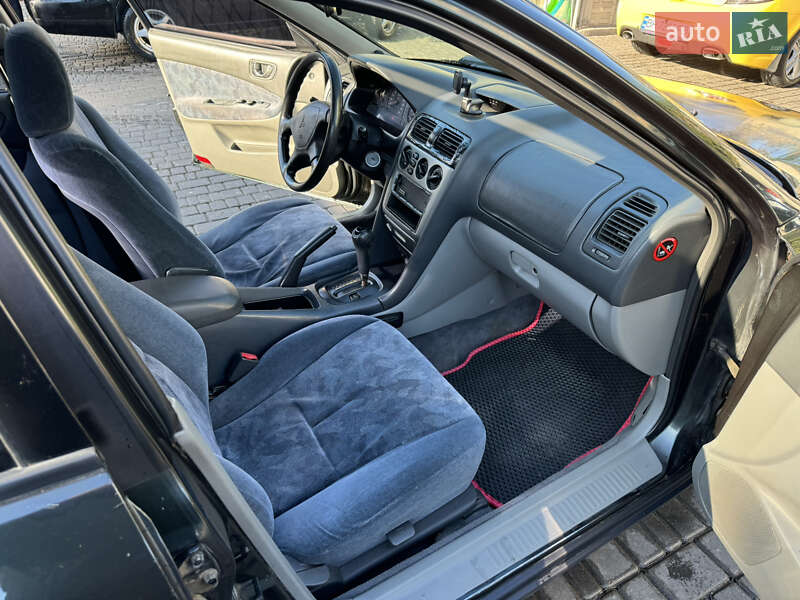 Седан Mitsubishi Galant 1996 в Одесі
