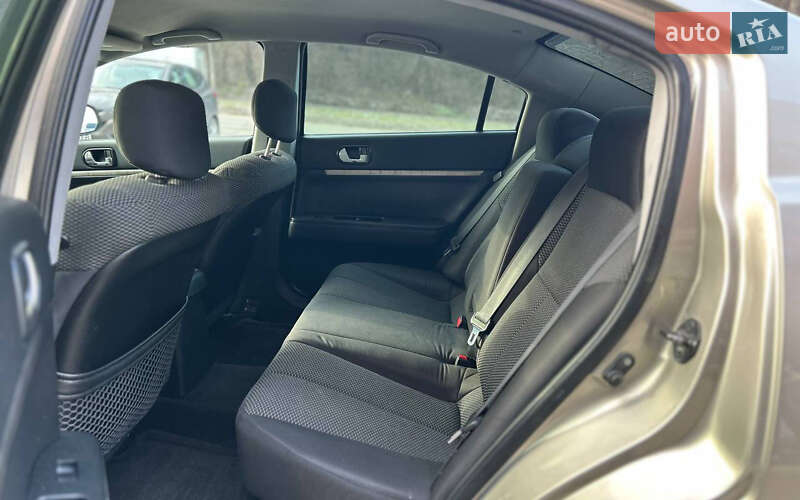 Седан Mitsubishi Galant 2008 в Черновцах