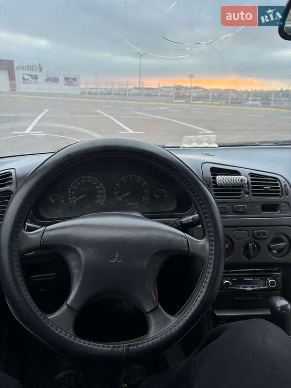 Седан Mitsubishi Galant 1993 в Одесі