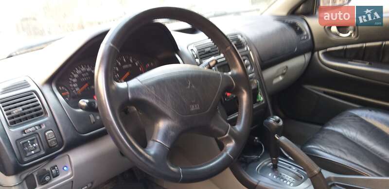 Седан Mitsubishi Galant 1998 в Одессе