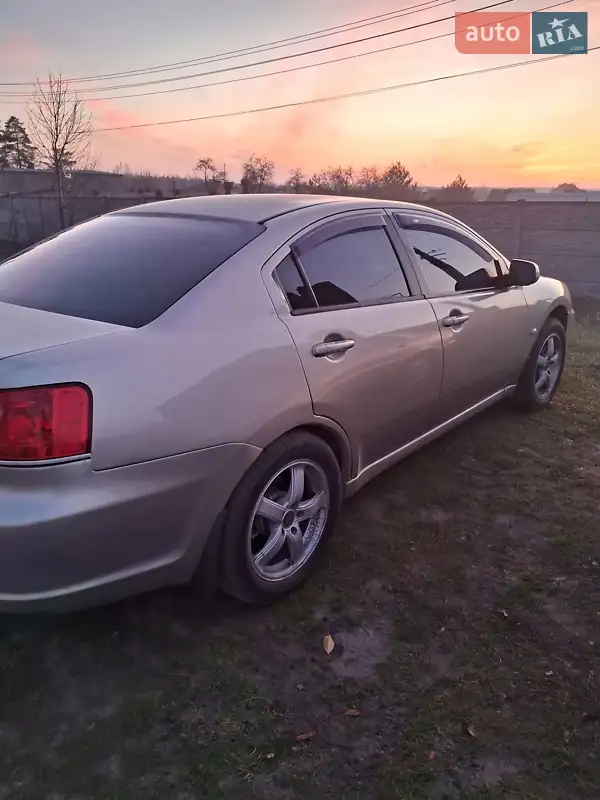Mitsubishi Galant