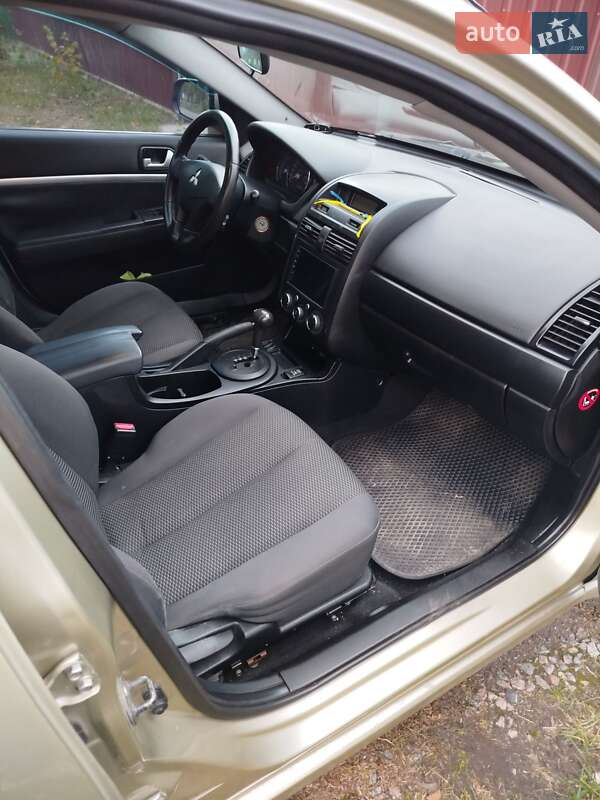 Седан Mitsubishi Galant 2007 в Узине