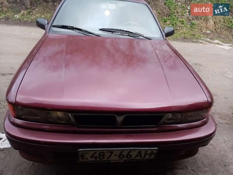 Ліфтбек Mitsubishi Galant 1992 в Кам'янському