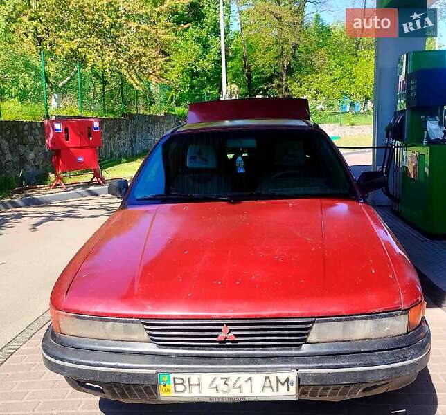 Седан Mitsubishi Galant 1988 в Первомайске
