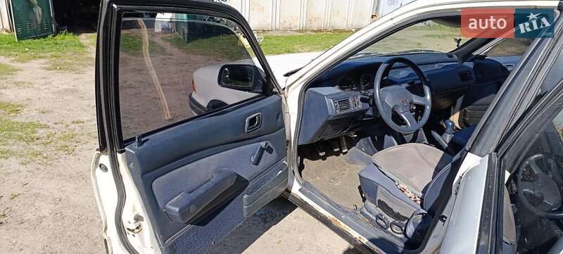 Седан Mitsubishi Galant 1993 в Києві