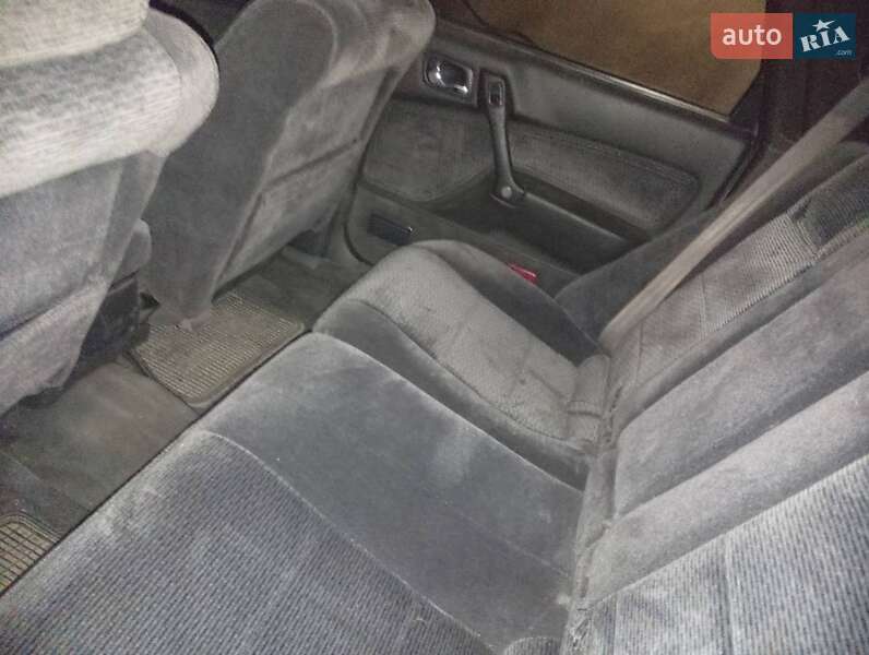 Ліфтбек Mitsubishi Galant 1992 в Кам'янському