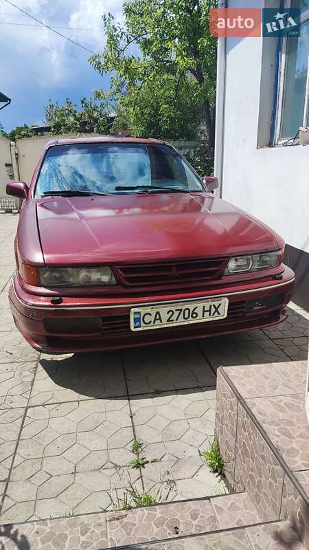 Седан Mitsubishi Galant 1989 в Черкасах