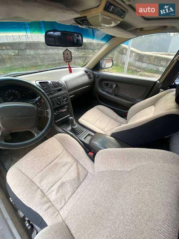 Лифтбек Mitsubishi Galant 1993 в Львове