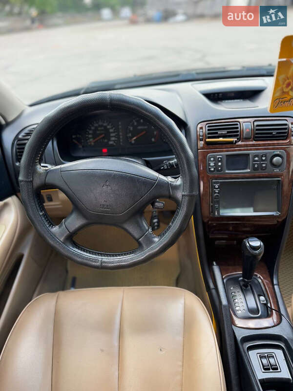 Седан Mitsubishi Galant 1997 в Запорожье