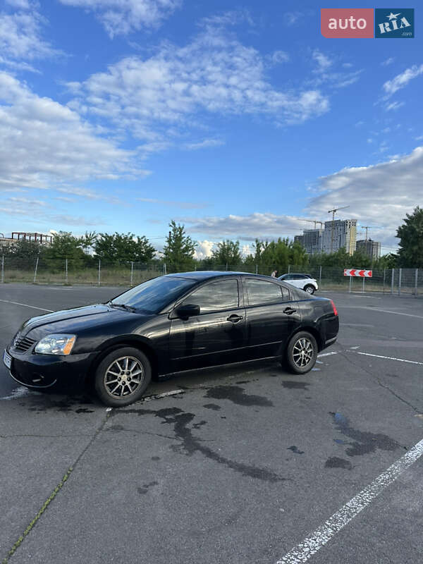 Седан Mitsubishi Galant 2004 в Киеве