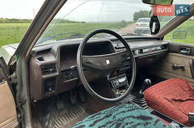 Седан Mitsubishi Galant 1982 в 