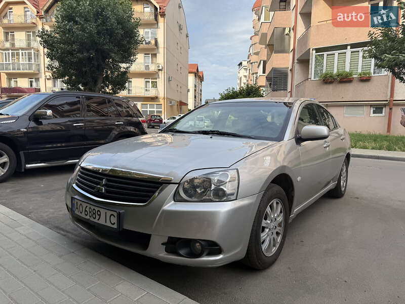 Mitsubishi Galant