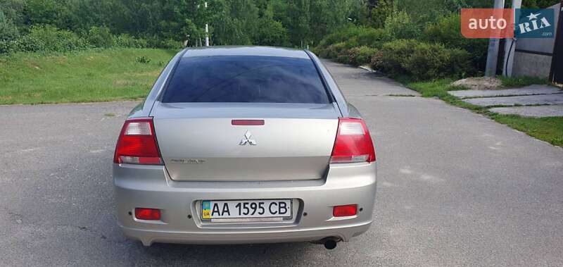 Седан Mitsubishi Galant 2006 в Киеве
