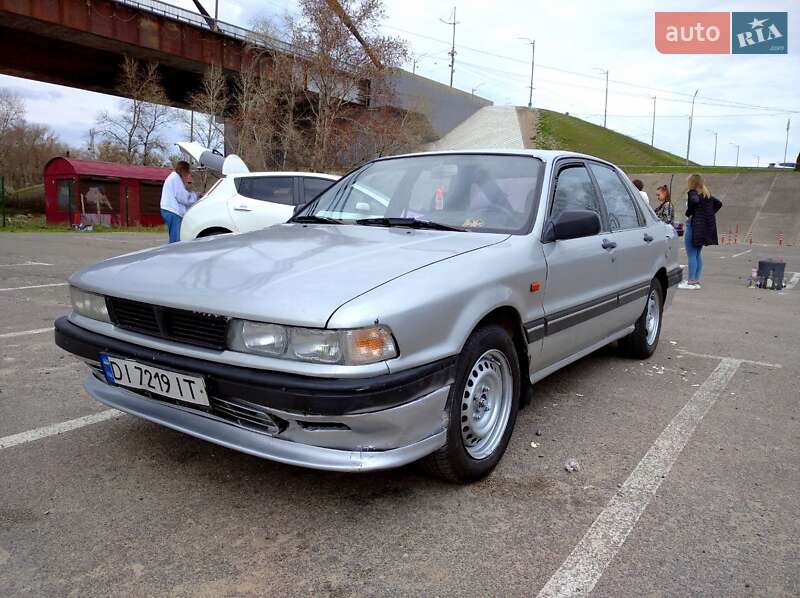 Mitsubishi Galant 1989
