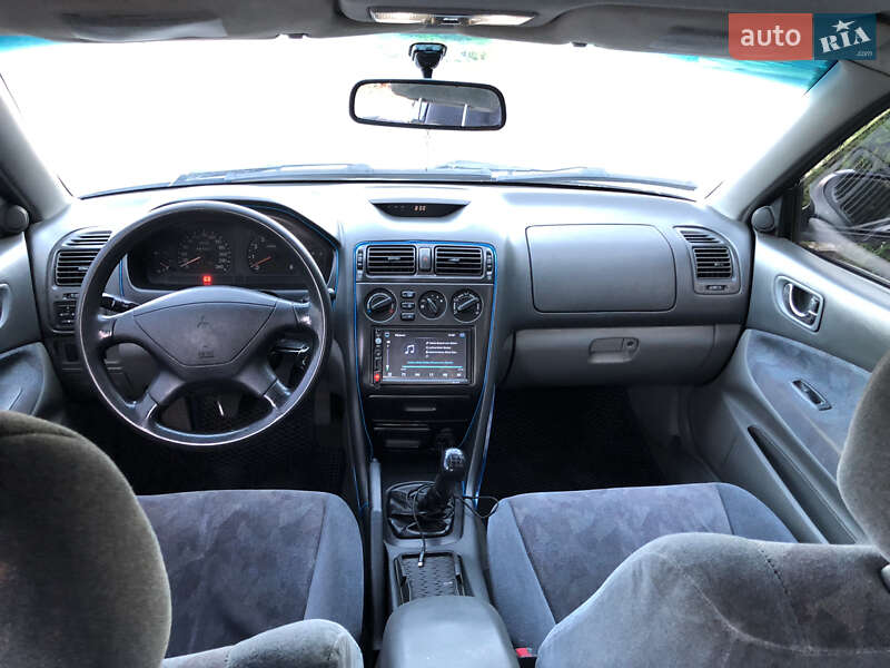 Седан Mitsubishi Galant 1998 в Теплодаре