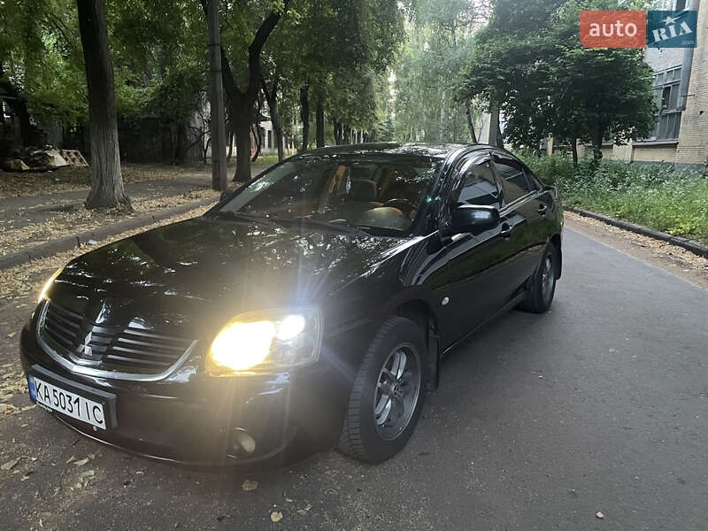 Седан Mitsubishi Galant 2007 в Киеве