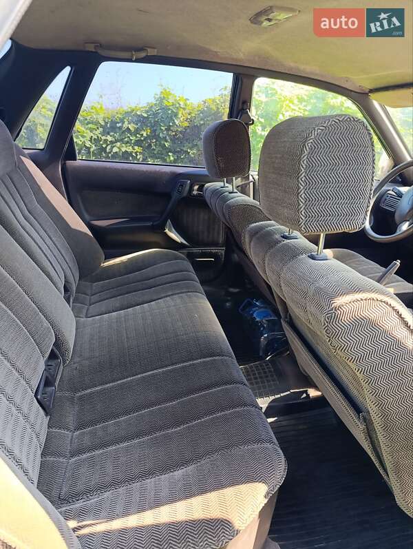 Седан Mitsubishi Galant 1988 в Чорткове