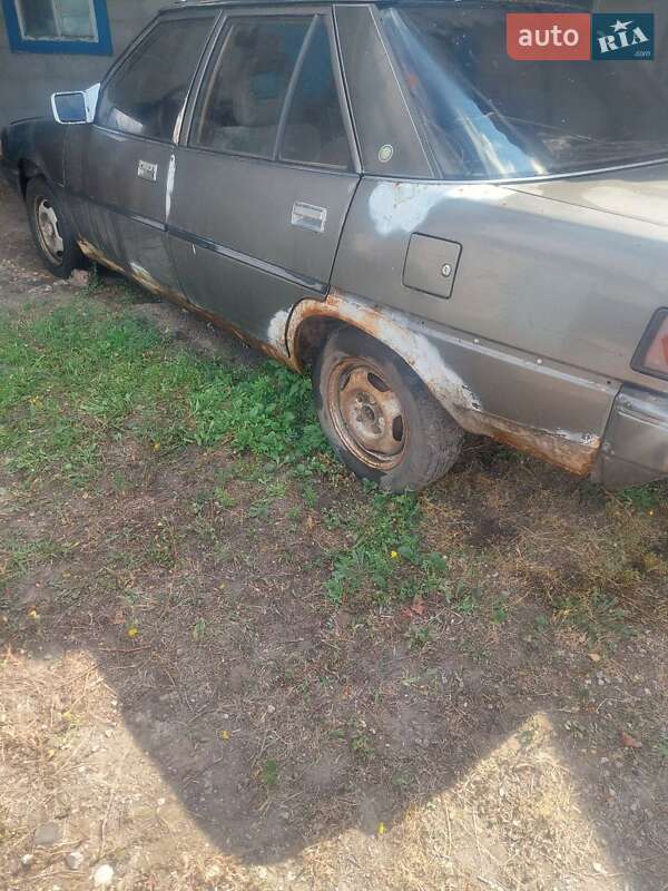 Седан Mitsubishi Galant 1985 в Криничках