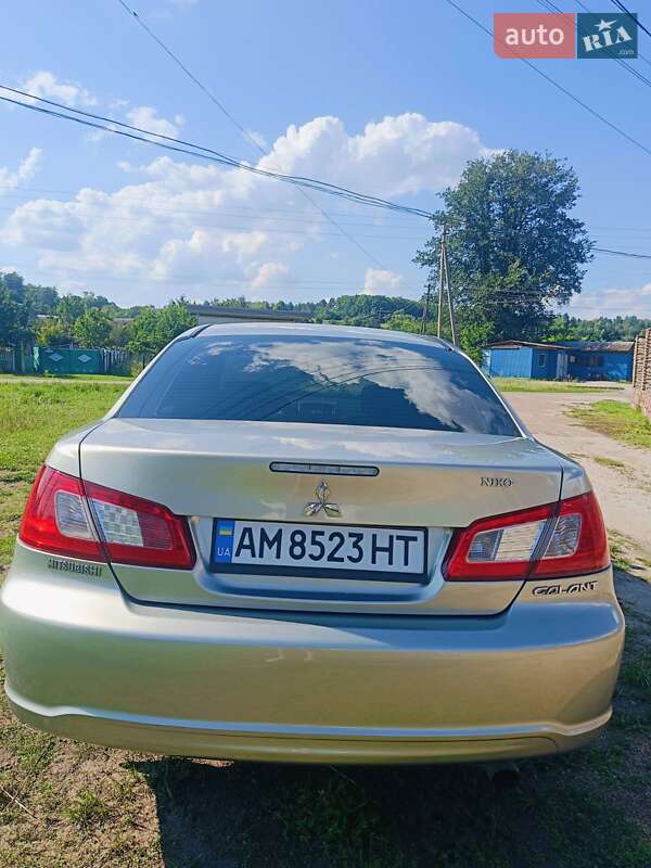 Седан Mitsubishi Galant 2009 в Житомире