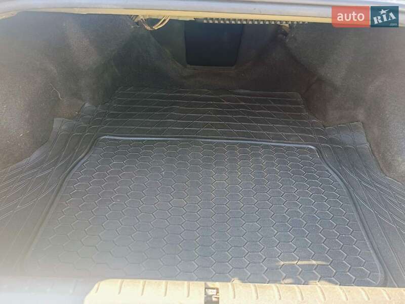 Седан Mitsubishi Galant 2009 в Житомире