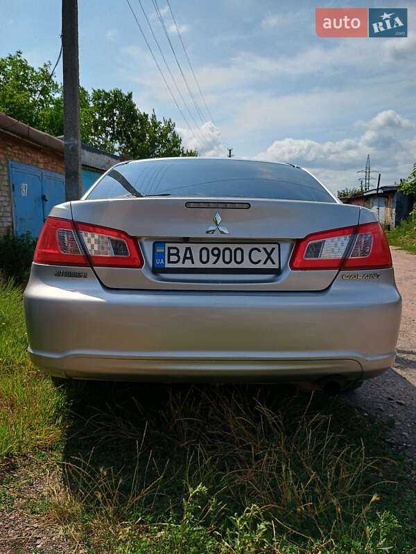 Седан Mitsubishi Galant 2009 в Александрие