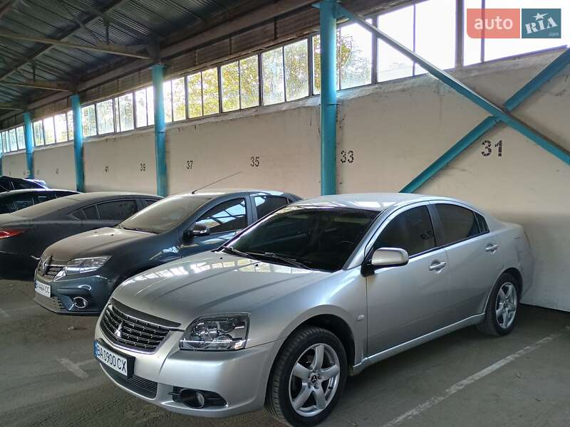 Седан Mitsubishi Galant 2009 в Александрие