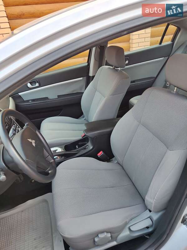 Седан Mitsubishi Galant 2007 в Виннице