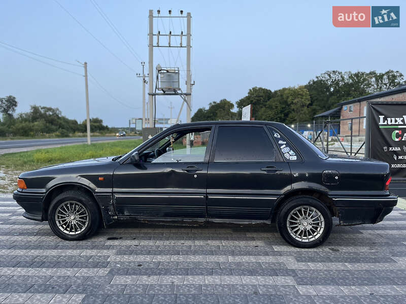 Седан Mitsubishi Galant 1991 в Львове
