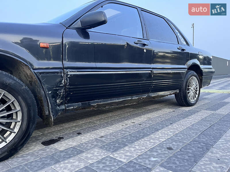 Седан Mitsubishi Galant 1991 в Львове
