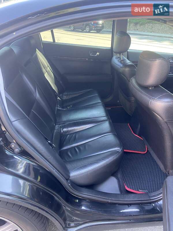 Седан Mitsubishi Galant 2009 в Киеве