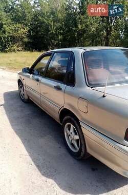 Седан Mitsubishi Galant 1989 в 