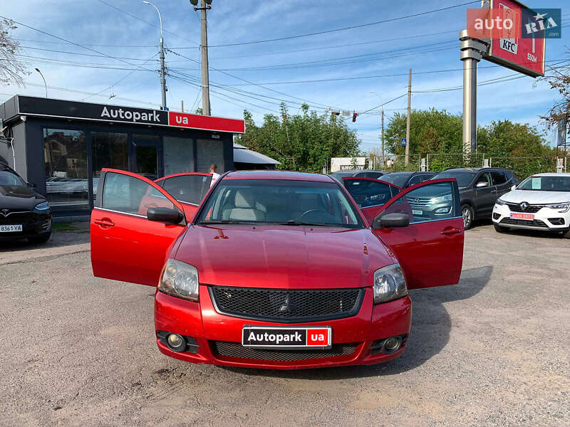 Седан Mitsubishi Galant 2012 в Виннице