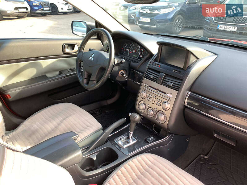 Седан Mitsubishi Galant 2012 в Виннице