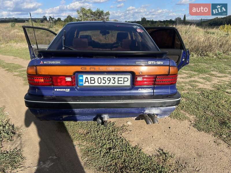 Лифтбек Mitsubishi Galant 1989 в Гайсине